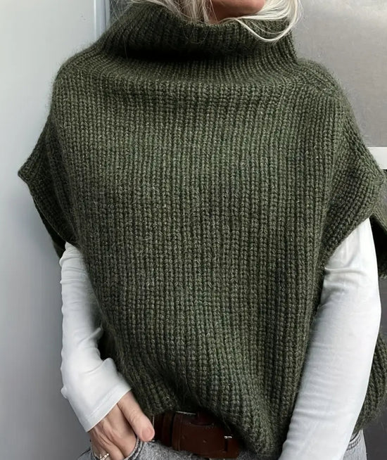 Chunky Knit Turtleneck Vest
