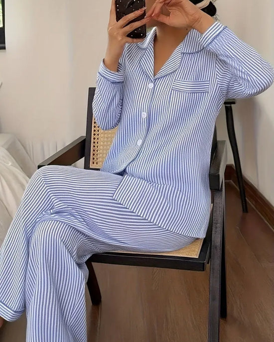 Modernes Streifen-Pyjama-Set – Sinivalkoraidallinen-Pyjama