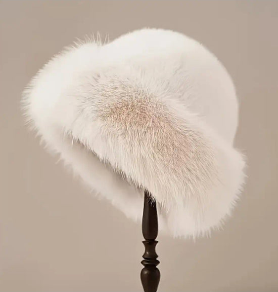 Hollywood Faux Fur Winter Hat white