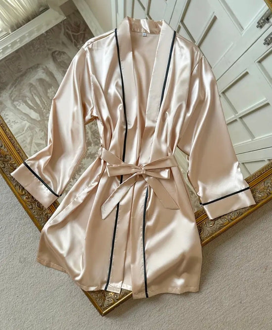 Soft Satin -yökimono