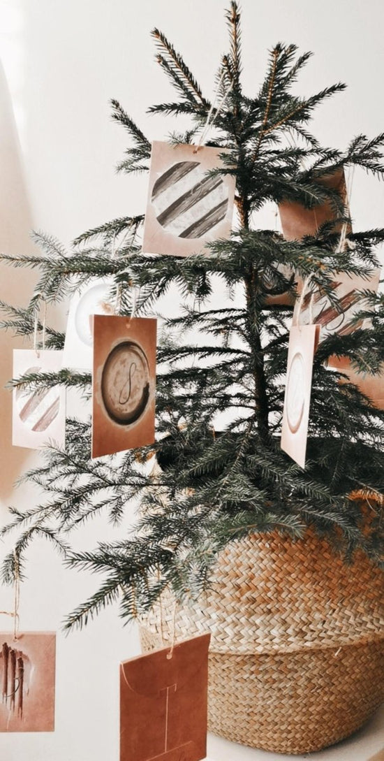 Stailausvinkkejä ripustettavalle joulukalenterille | LuKLabel