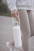 Silikoninen kantohihna juomapullolle – valkoinen