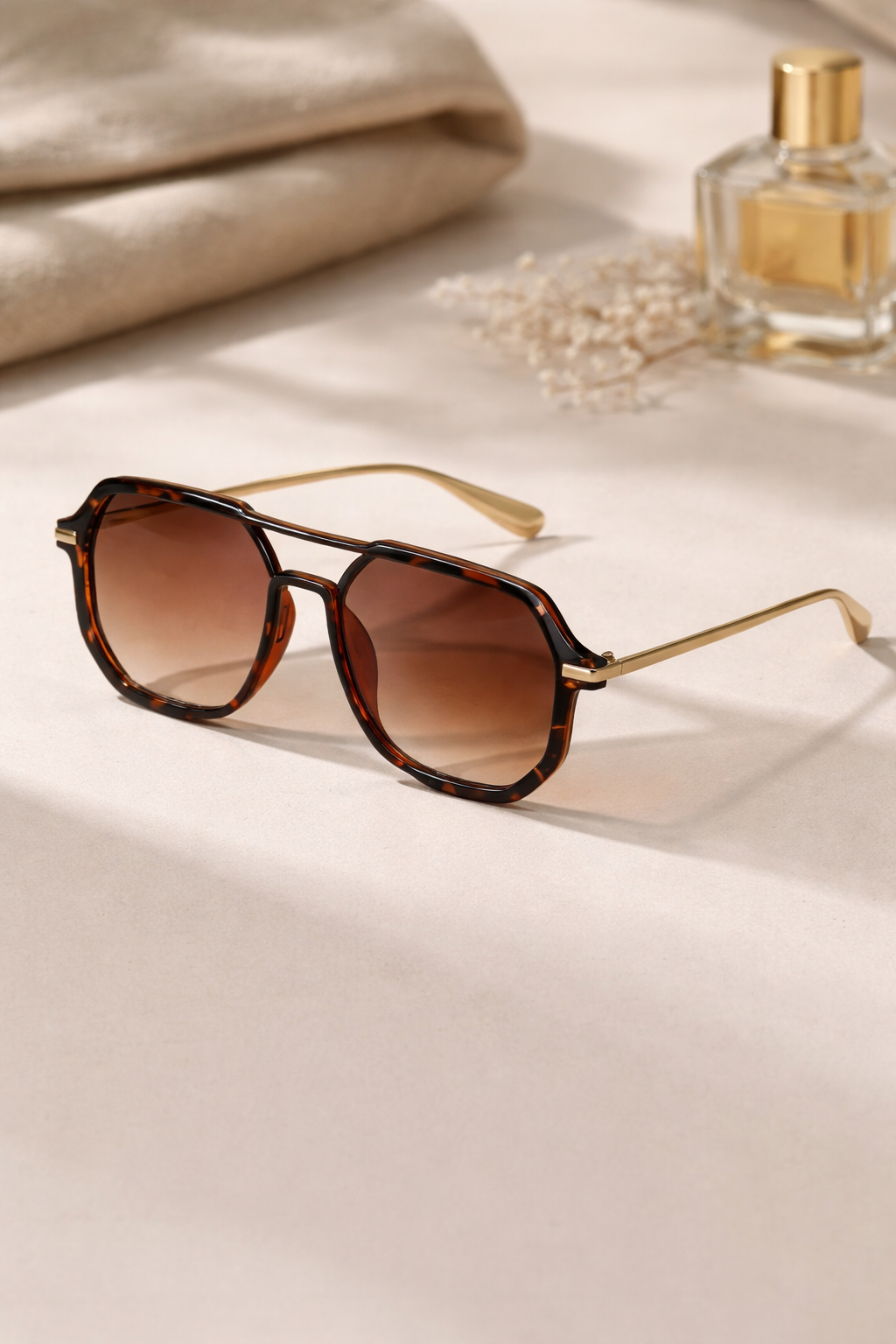 Oversized Aurora -aurinkolasit