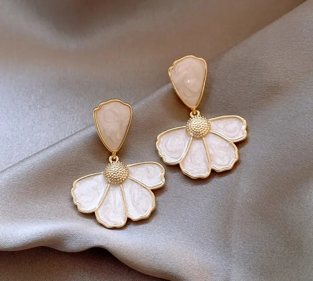 Kukkakimppu Korvakorut