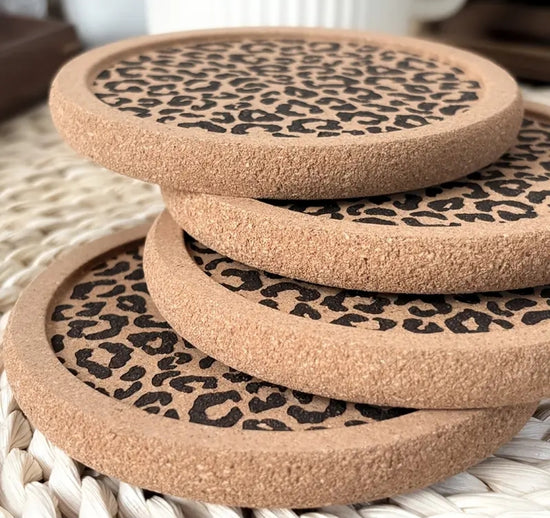 Leopard Luxe Korkkiset Lasinaluset – 4 kpl Setti