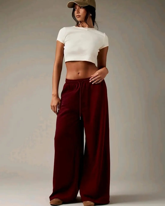 Soft Lounge Pants – viininpunaiset leveälahkeiset housut