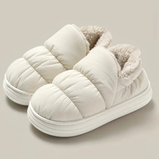Cozy Puffer Slippers – lämpimät talvitossut white
