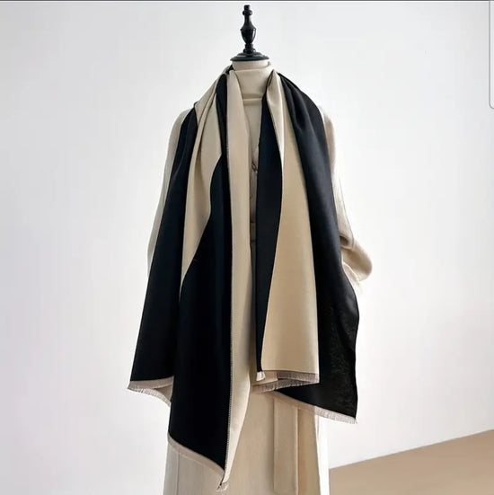 Reversible Luxe – Kaksipuolinen huivi / shaali musta