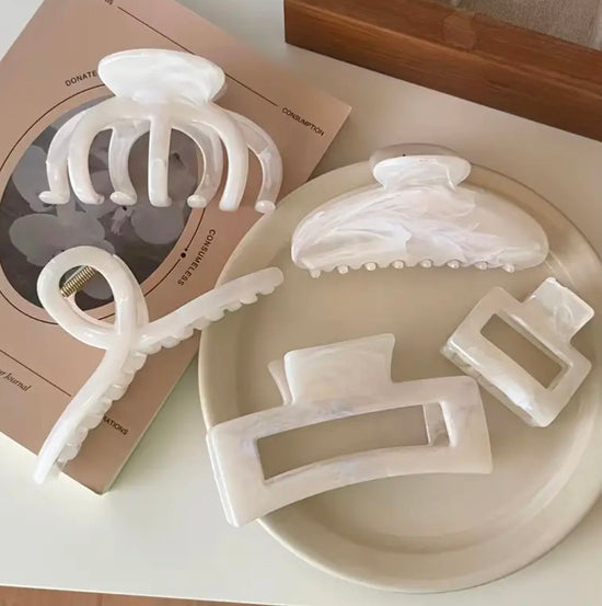 PearlCloud™ Hair Claw Set – Elegantti helmiäisvalkoinen hiusklipsisetti (4 kpl)