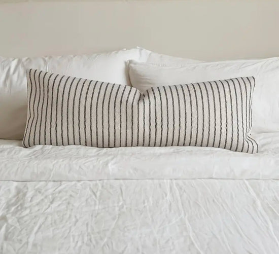 Moderni Raidallinen Pitkä Tyynynpäällinen – 90×35 cm