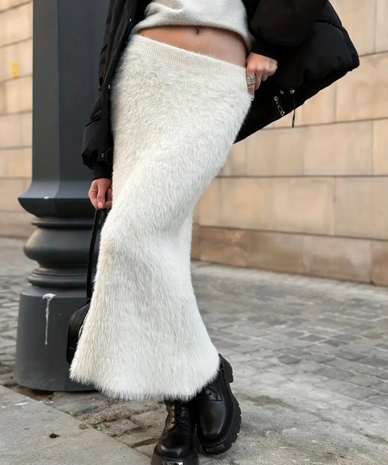 🤍 Frosty Luxe Fuzzy Skirt