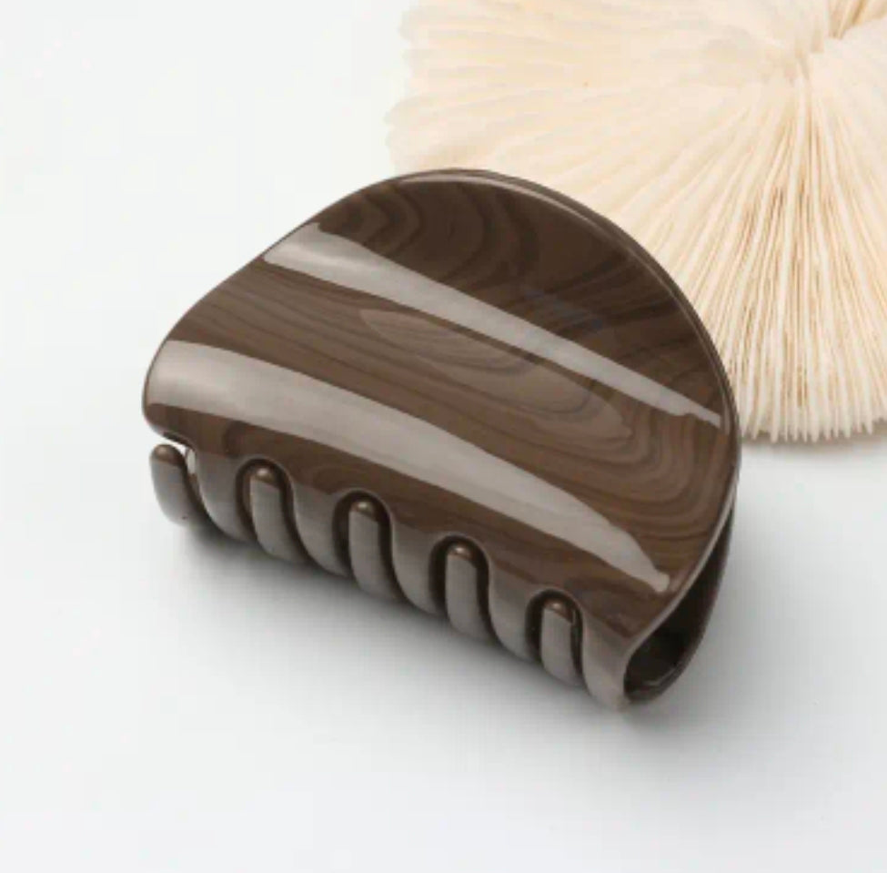 Soft Marble Hiusklipsi – ruskea