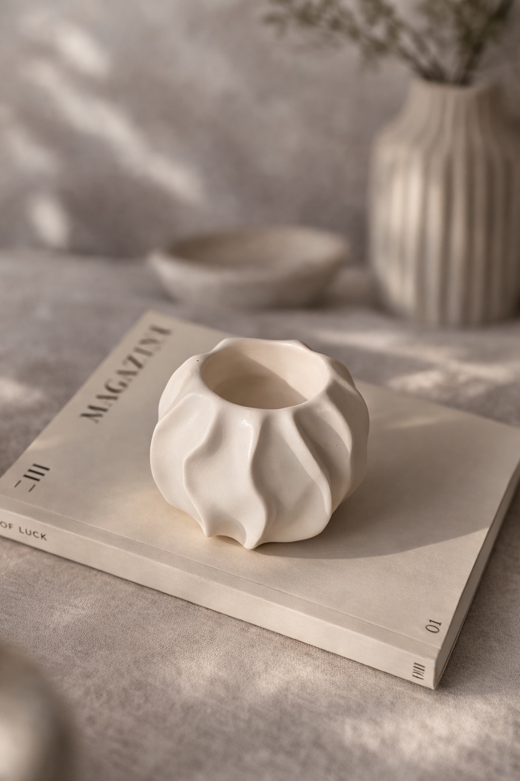 Minimalistinen keraaminen kynttilänjalka