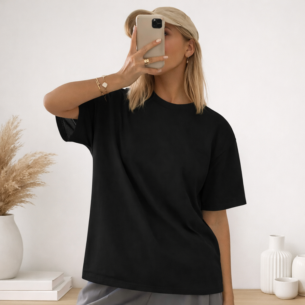 Essential Black Tee – Ajaton t-paita