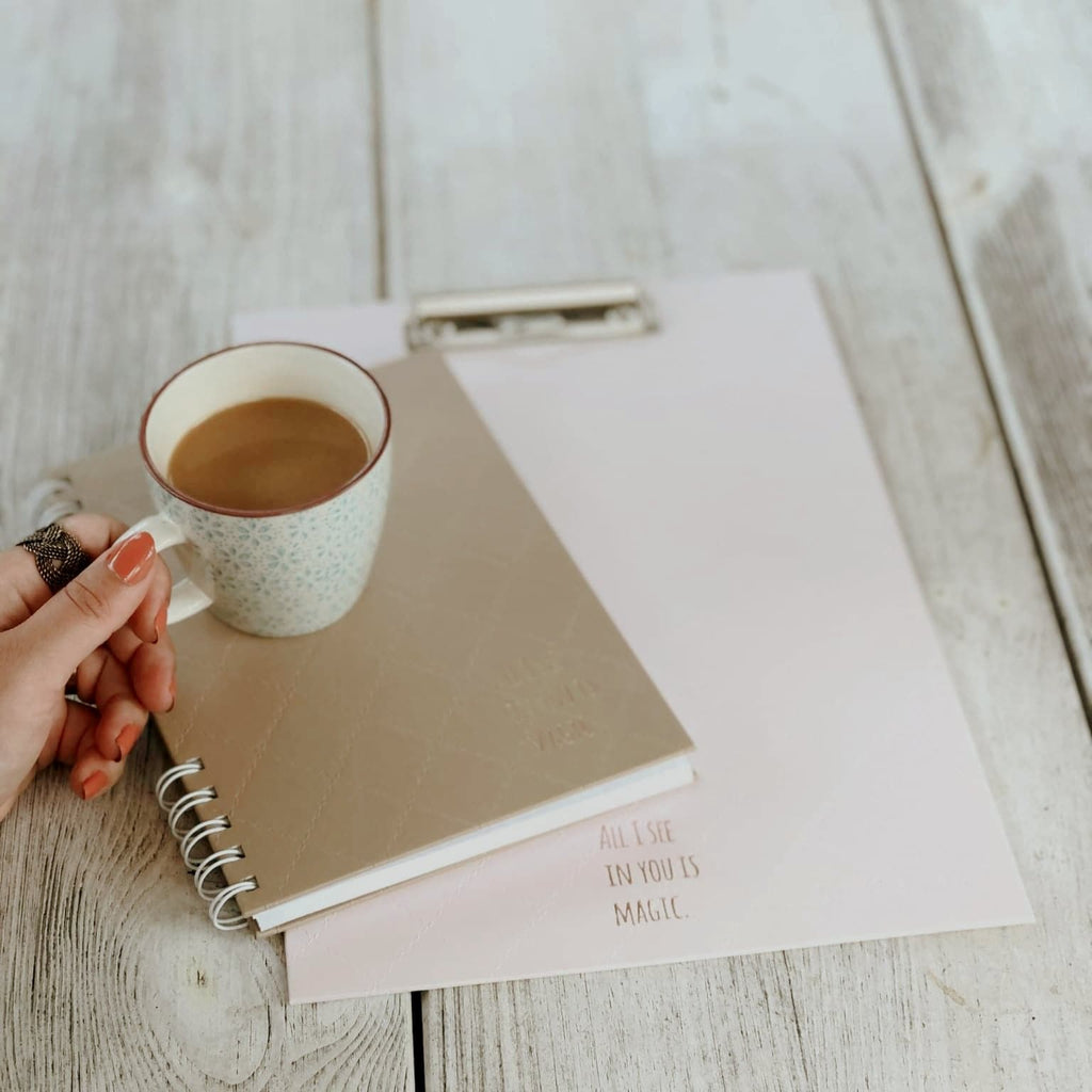 Clipboard - vaaleanpunainen magic - LuKLabel